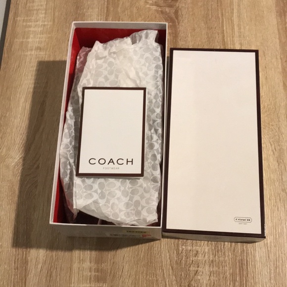 Coach crystal monogram flats. USED. Womens size 9.0. - Picture 10 of 10